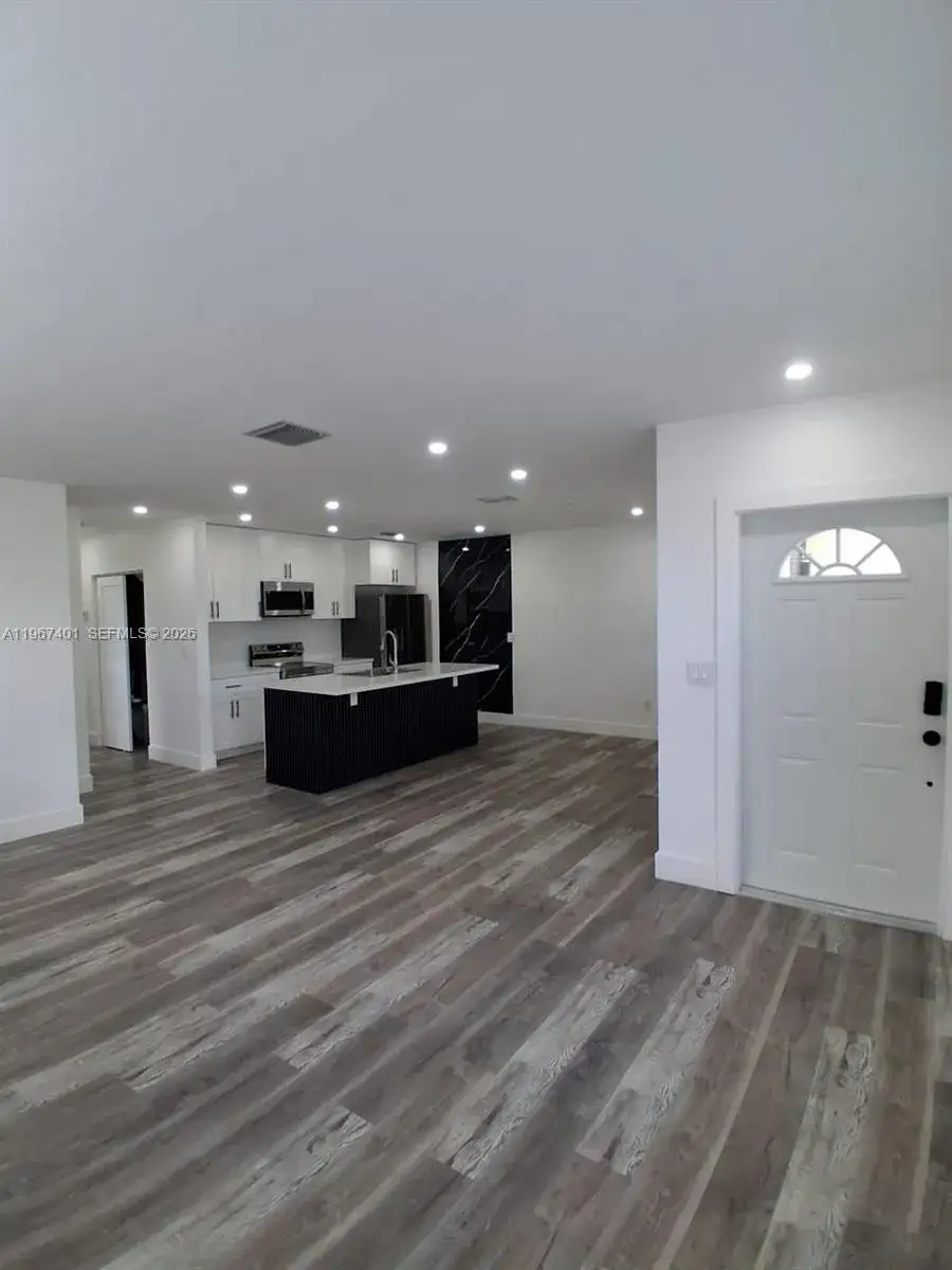 2600 NW 108th St, Miami FL 33167 photo 3