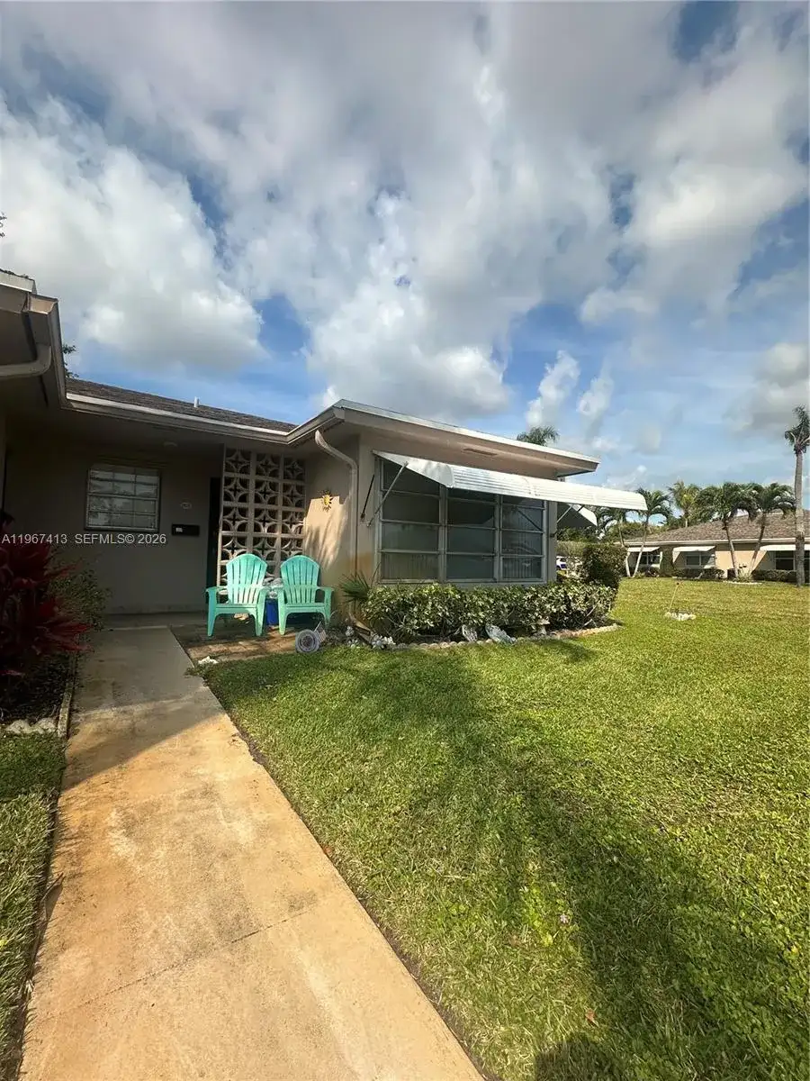 1252 W Club Dr W # D, Delray Beach FL 33445 photo 2