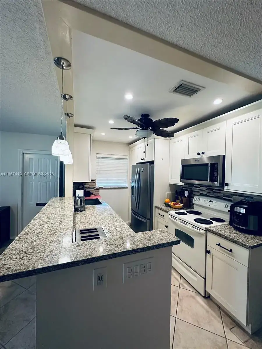 1252 W Club Dr W # D, Delray Beach FL 33445 photo 4