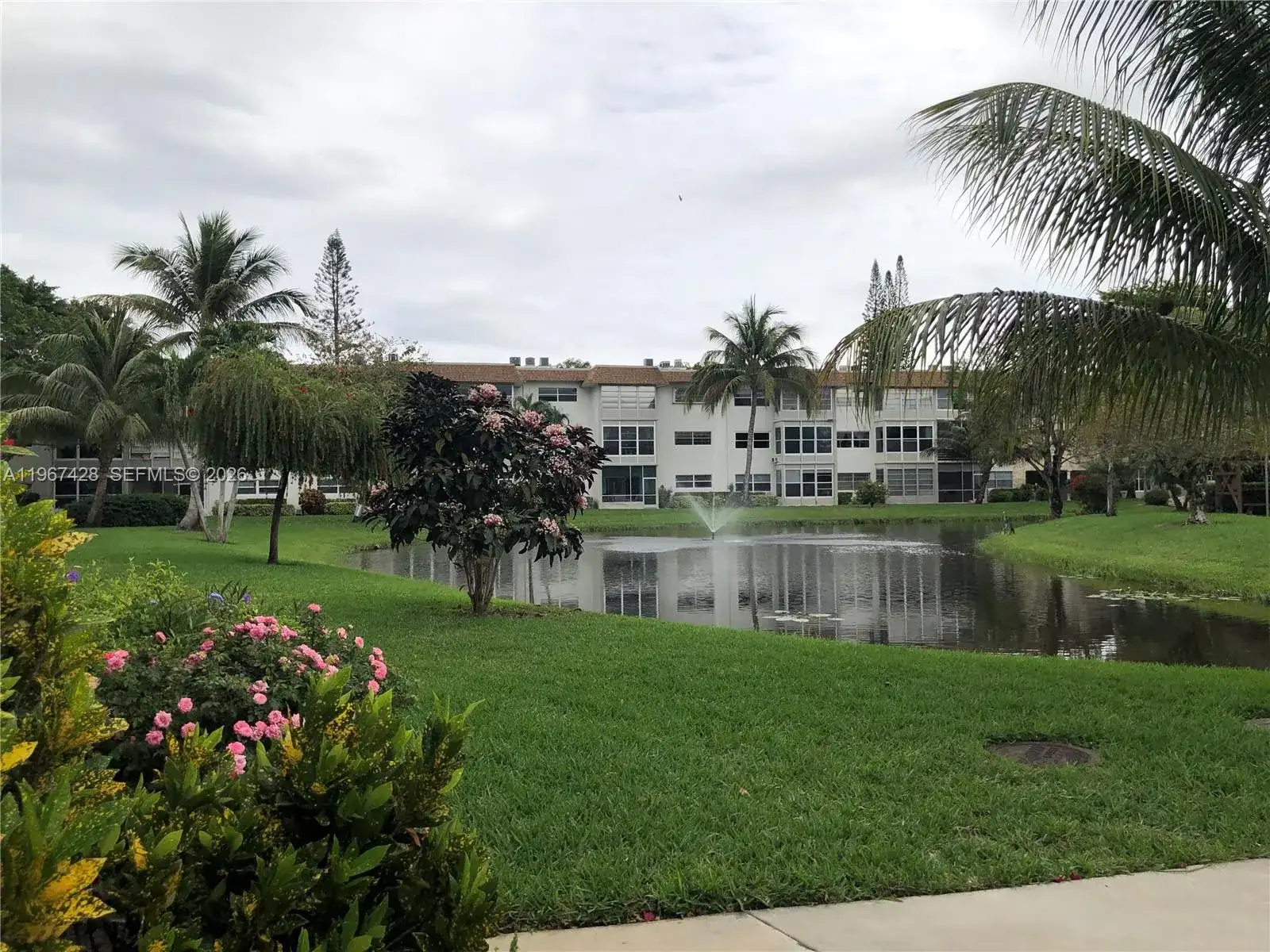4806 NW 36th St # 607, Lauderdale Lakes FL 33319 photo 2