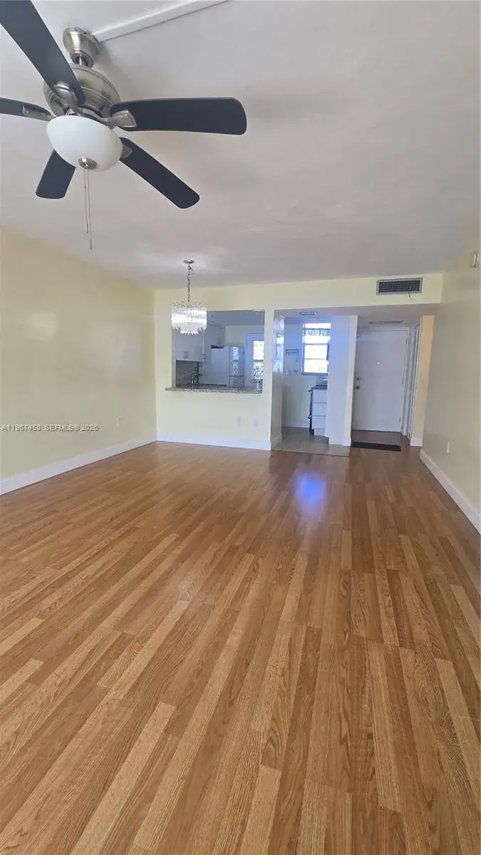3000 Marcos Dr # P304, Aventura FL 33160