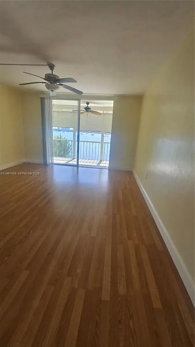 3000 Marcos Dr # P304, Aventura FL 33160
