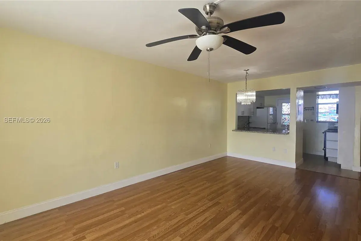 3000 Marcos Dr # P304, Aventura FL 33160