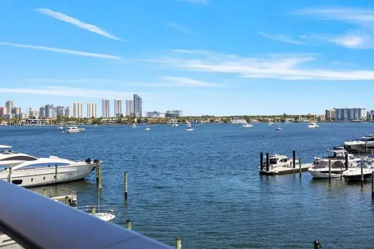 17301 Biscayne Blvd # 305, North Miami Beach FL 33160 photo 2