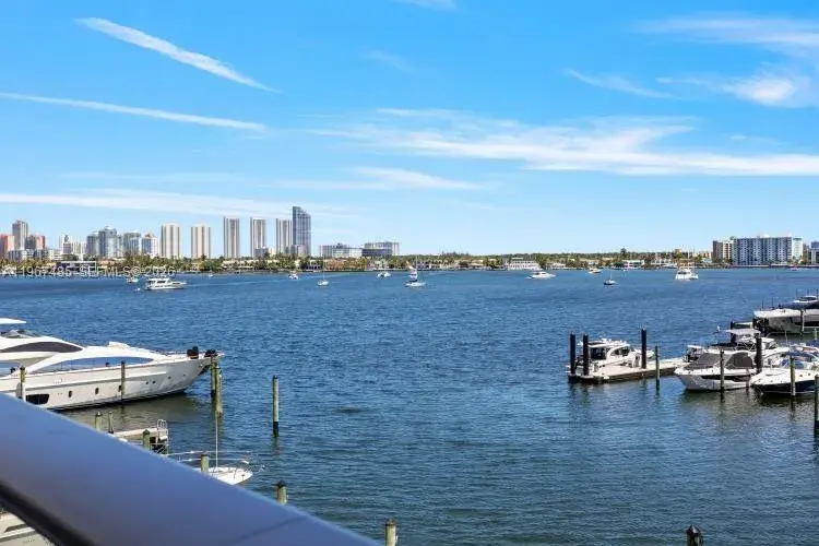 17301 Biscayne Blvd # 305, North Miami Beach FL 33160
