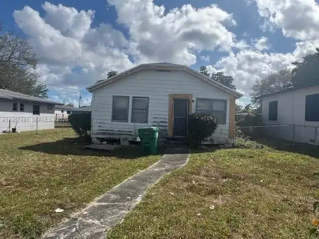 1244 NW 68th Ter, Miami FL 33147 photo 3