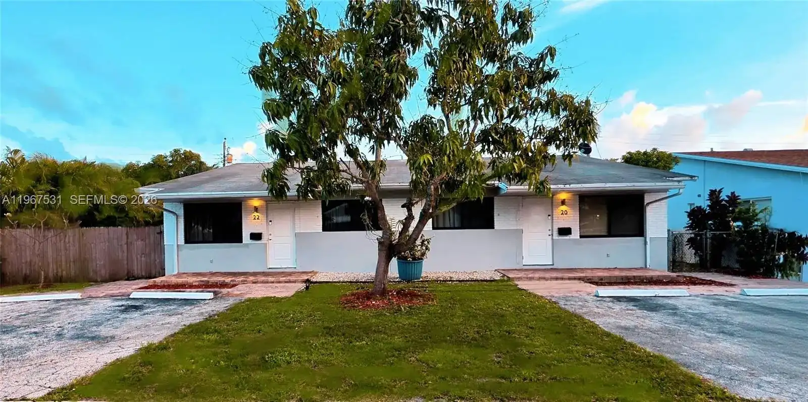 20 SE 12th St, Dania Beach FL 33004