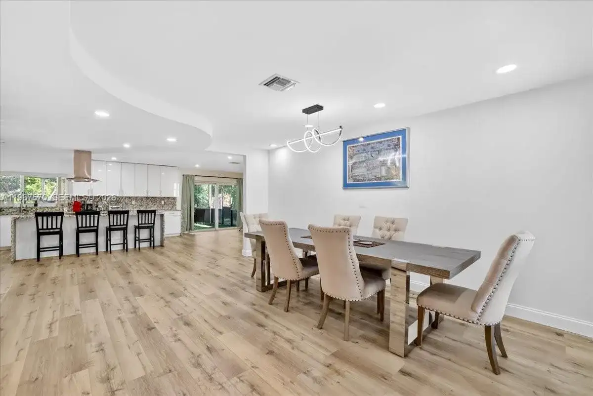 3211 Calle Largo Dr, Hollywood FL 33021 photo 2