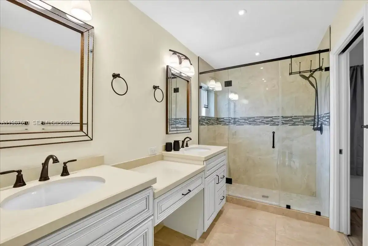 3211 Calle Largo Dr, Hollywood FL 33021 photo 4