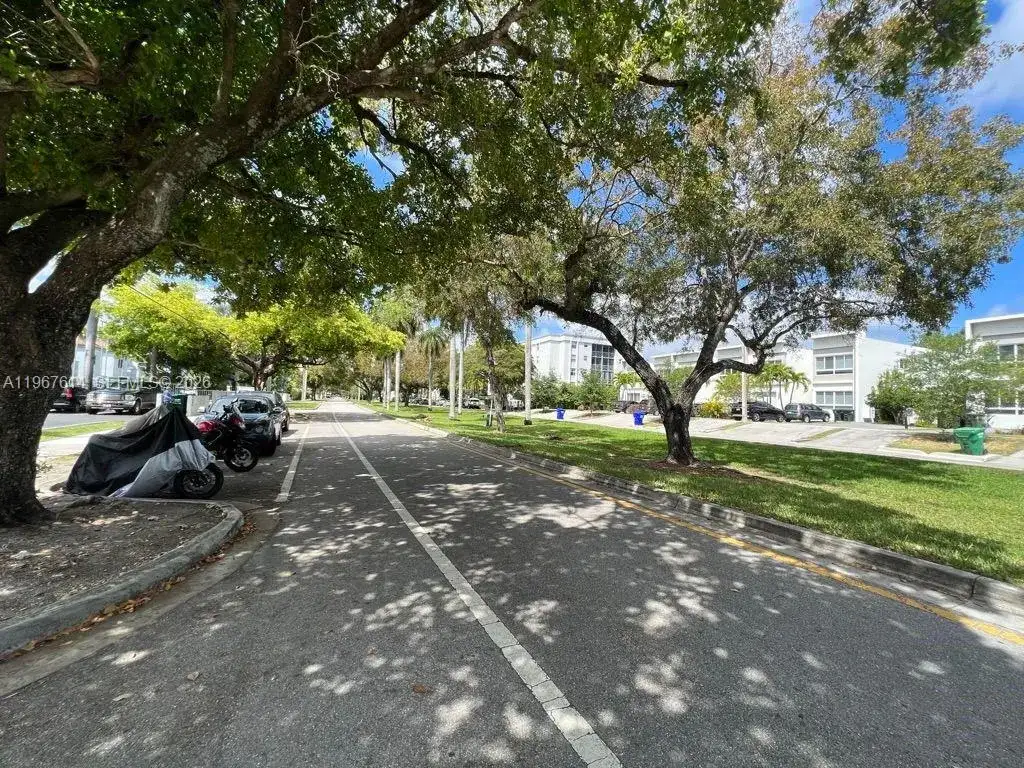 2430 NE 135th St # 105, North Miami FL 33181 photo 3