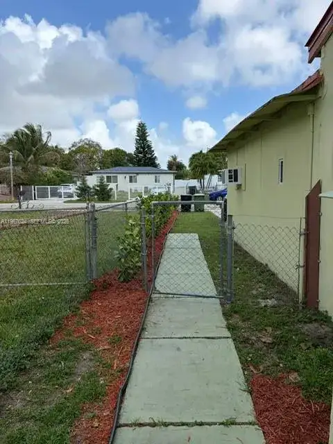 320 NW 132nd St, North Miami FL 33168 photo 5