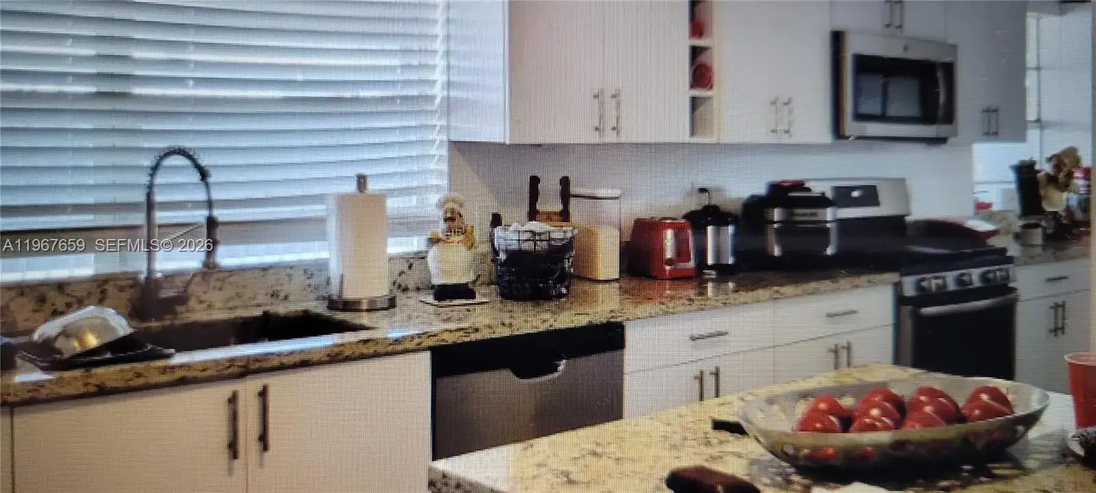 998 E 29th St, Hialeah FL 33013 photo 3