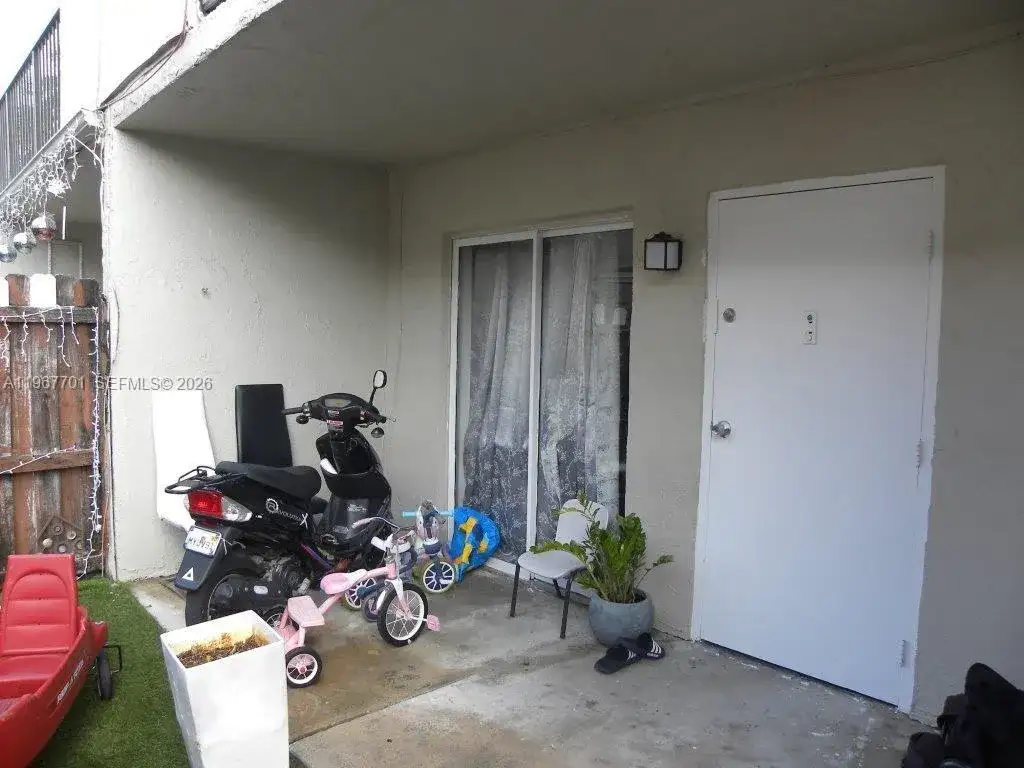 15690 SW 82nd Cir Ln # 1, Miami FL 33193 photo 3