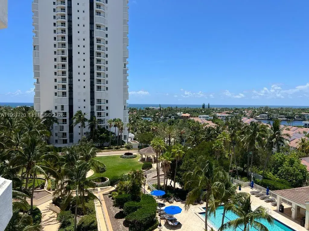 21055 Yacht Club Dr # 1009, Aventura FL 33180