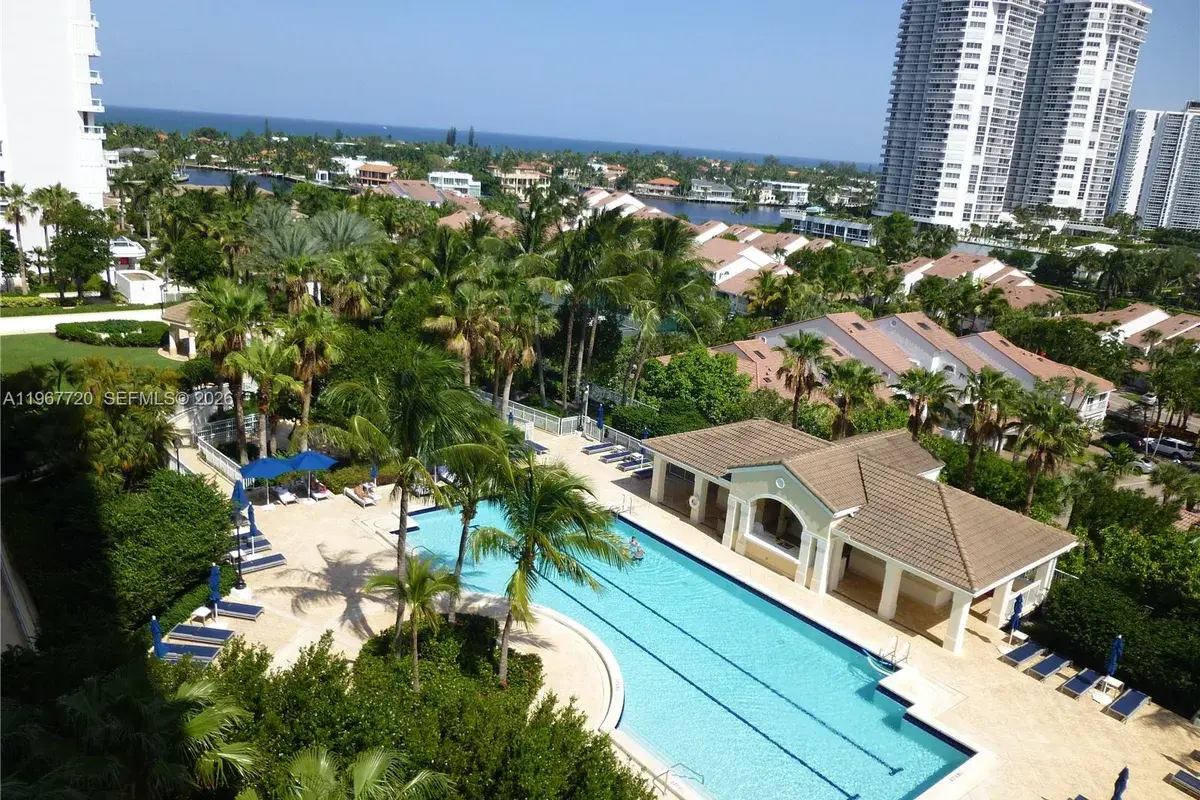 21055 Yacht Club Dr # 1009, Aventura FL 33180