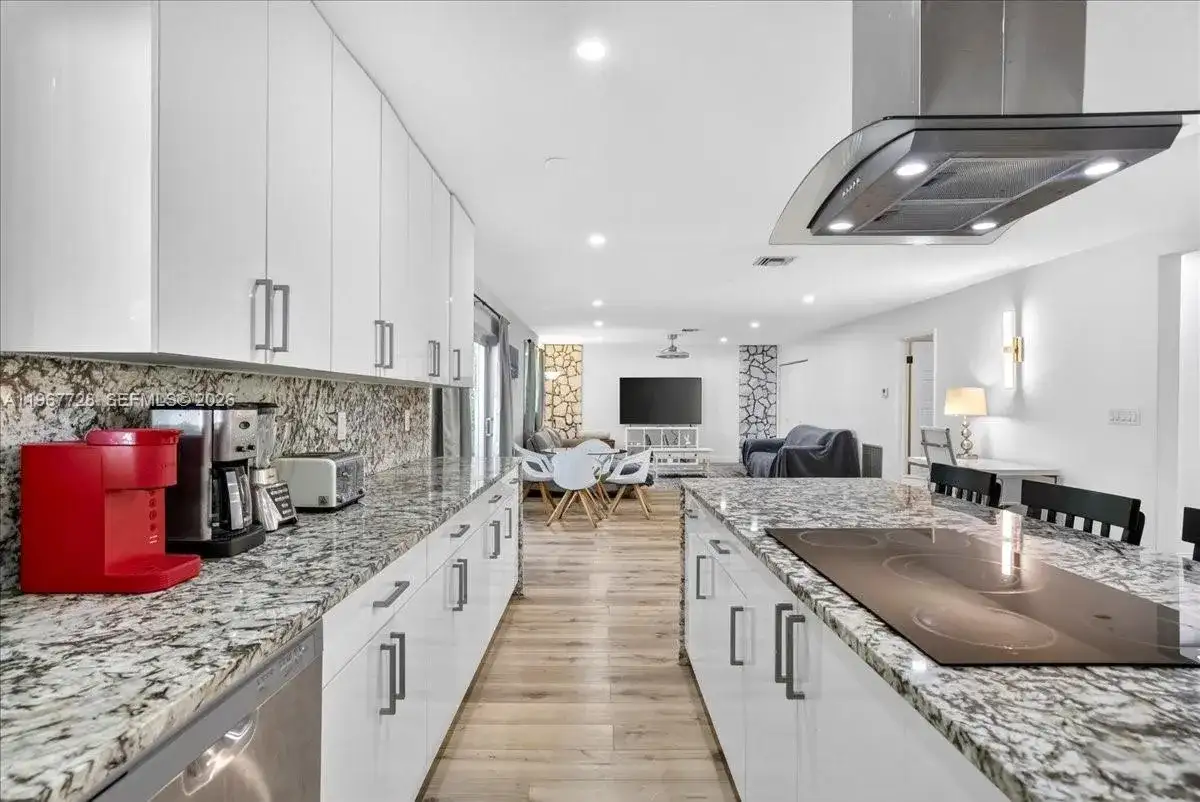 3211 Calle Largo Dr, Hollywood FL 33021 photo 3