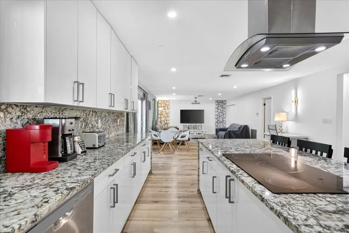 3211 Calle Largo Dr, Hollywood FL 33021