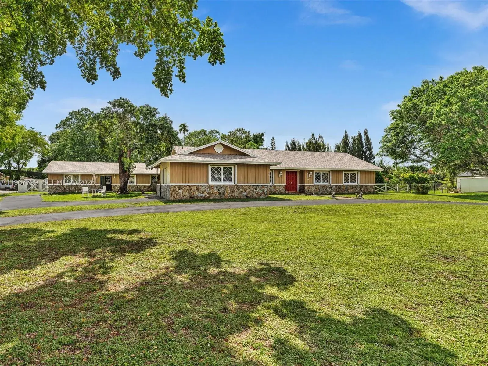 5310 SW 109th Ave, Davie FL 33328