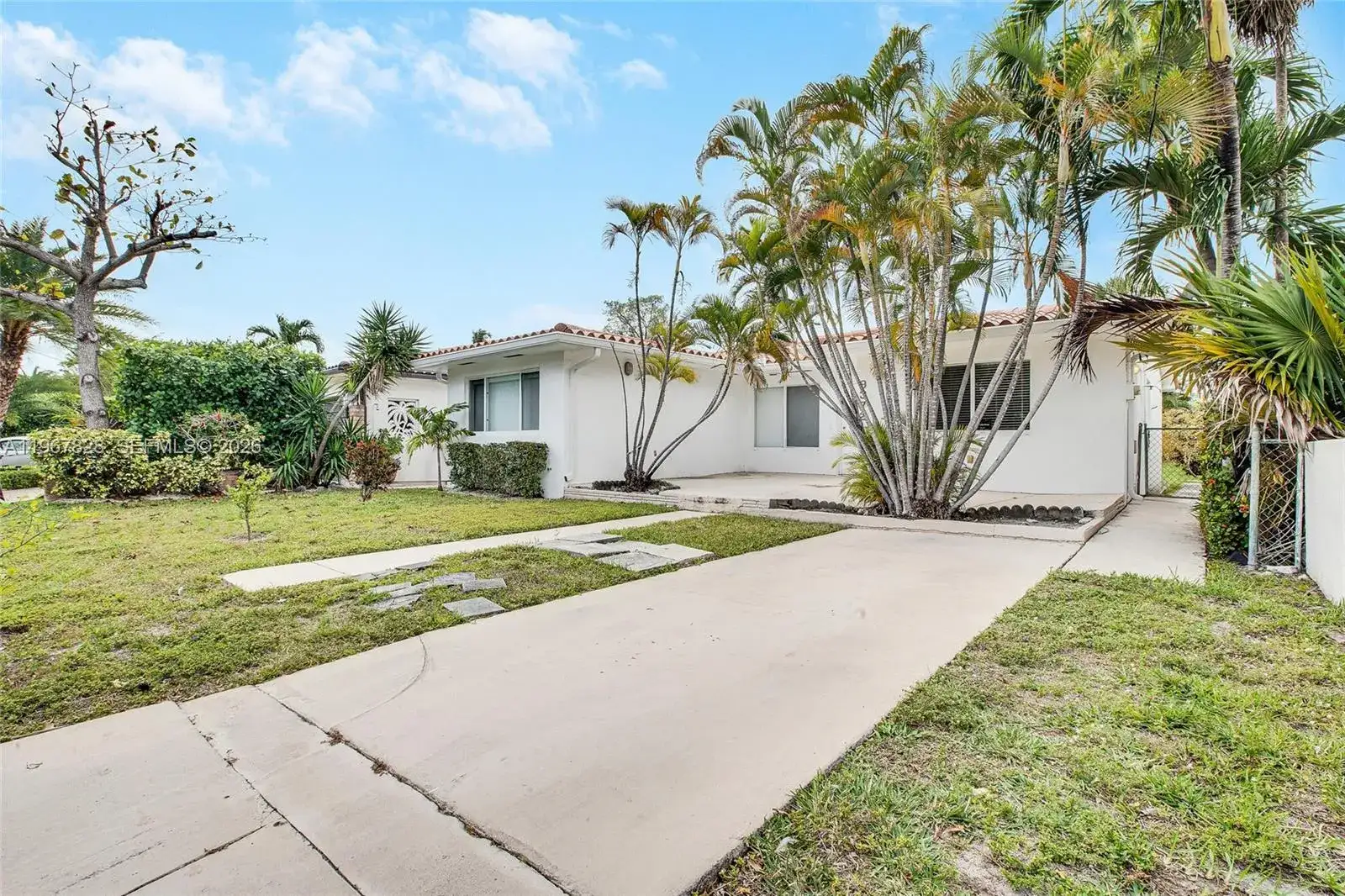 9372 Abbott Ave, Surfside FL 33154 photo 2