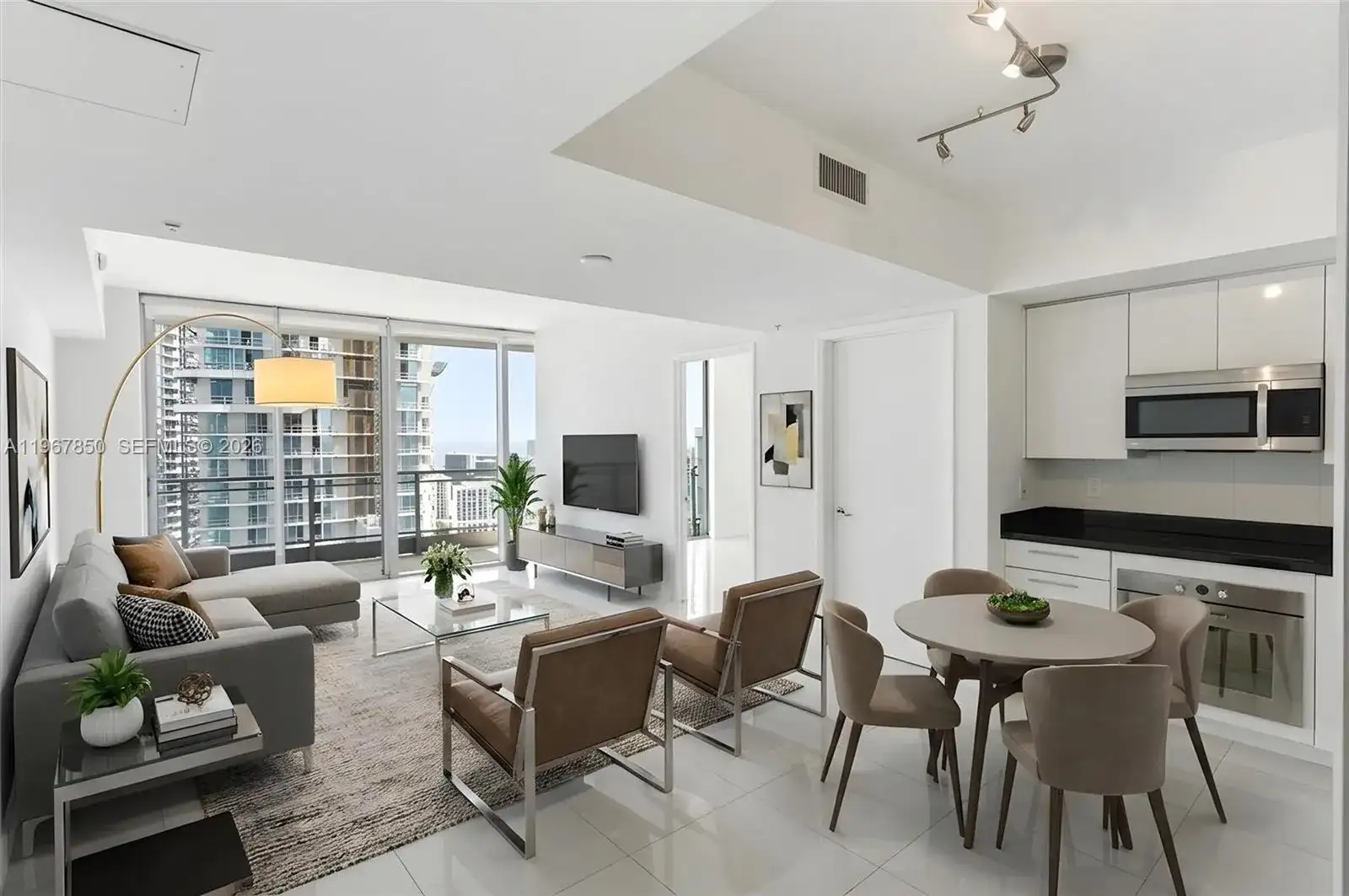 92 SW 3rd St # 3804, Miami FL 33130 photo 3