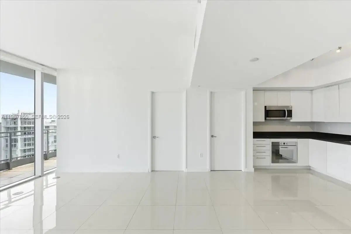 92 SW 3rd St # 3804, Miami FL 33130 photo 5