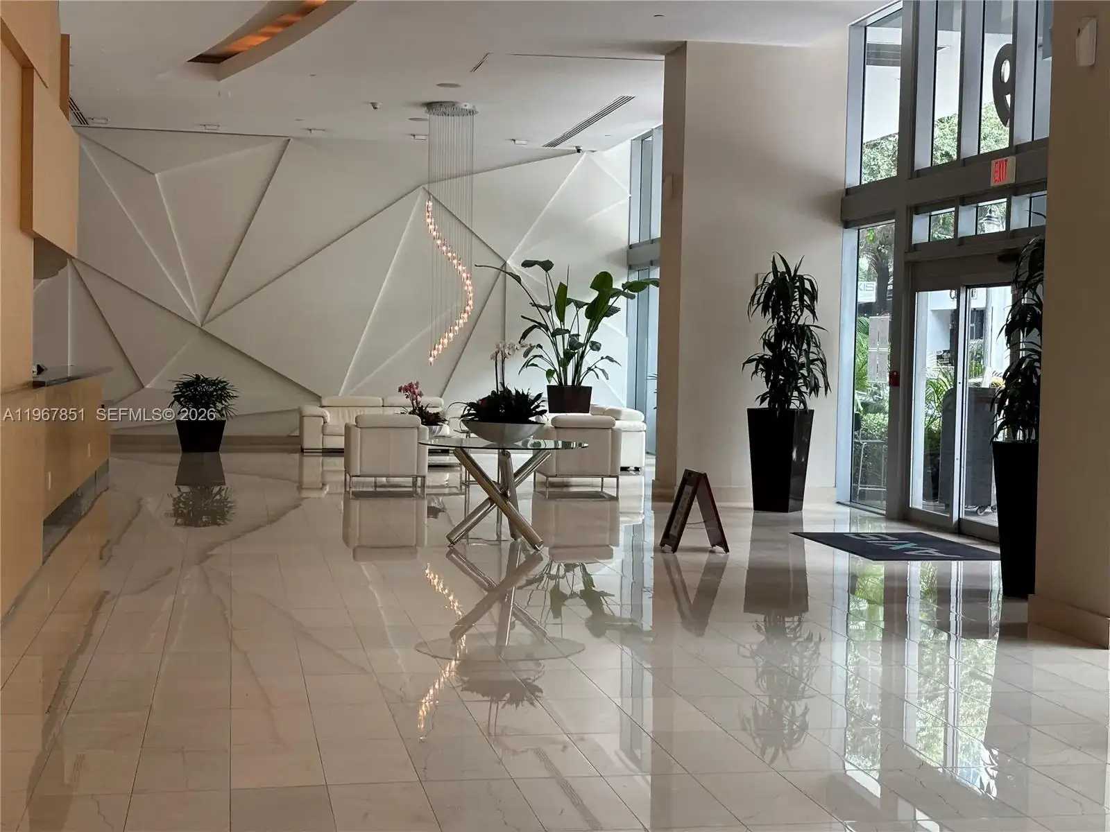 79 SW 12th St, Miami FL 33130 photo 4