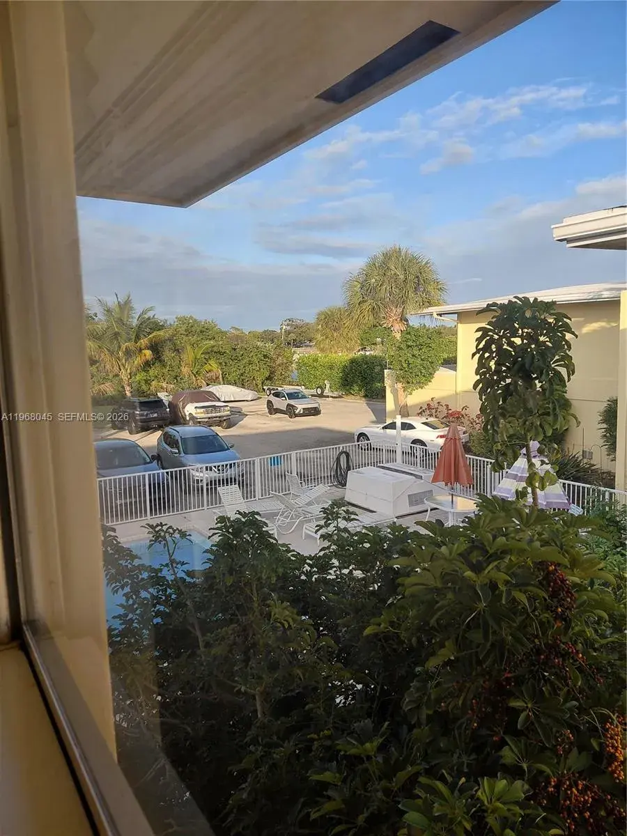 731 Hummingbird Way # 10, North Palm Beach FL 33408