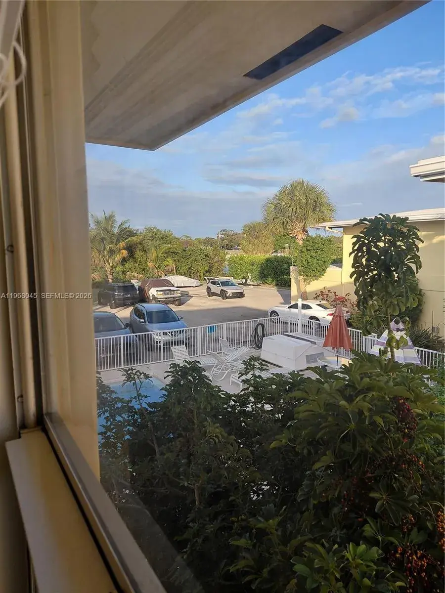 731 Hummingbird Way # 10, North Palm Beach FL 33408