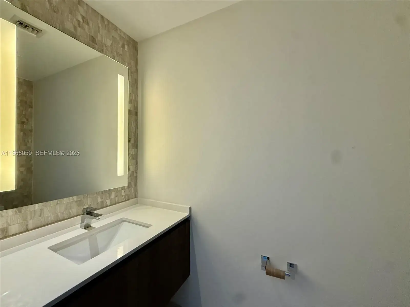 88 SW 7th St # 1808, Miami FL 33130 photo 2
