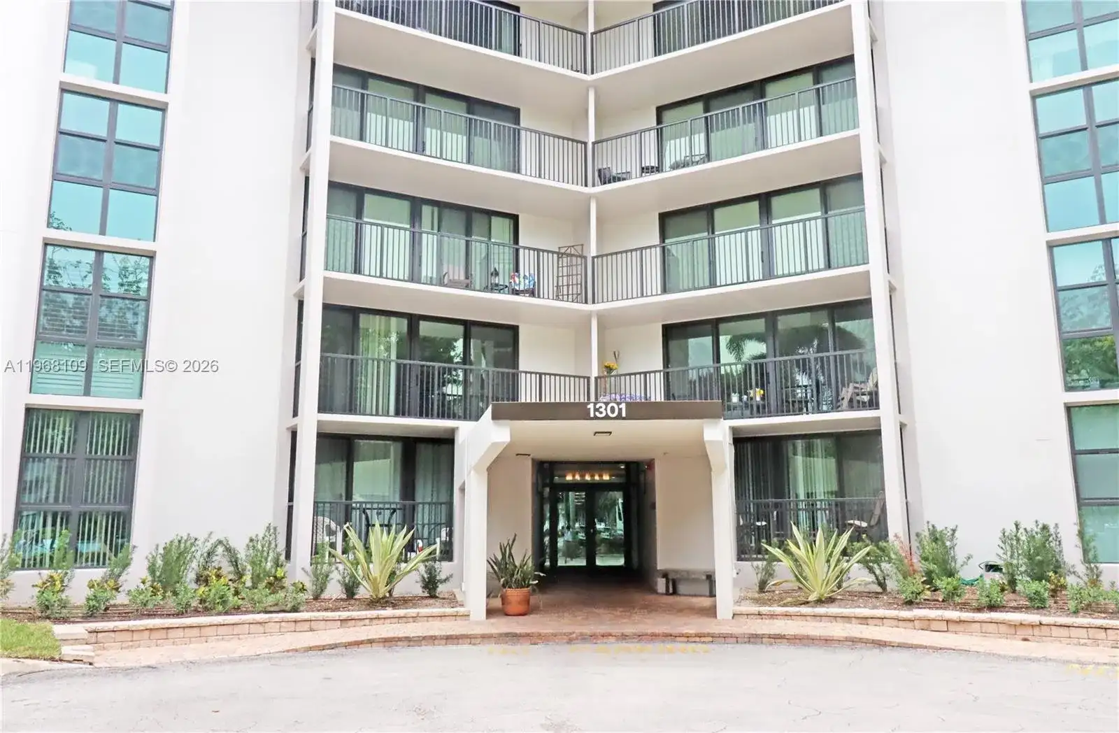 1301 River Reach Dr # 214, Fort Lauderdale FL 33315 photo 3