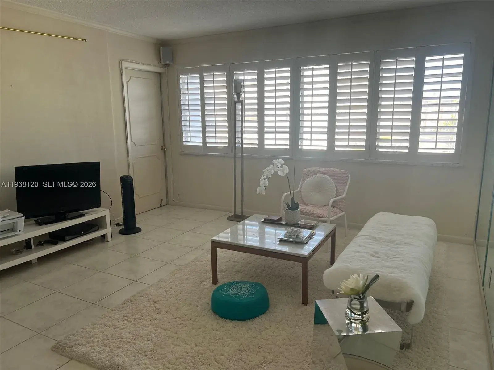 215 SE 3rd Ave # D, Hallandale Beach FL 33009