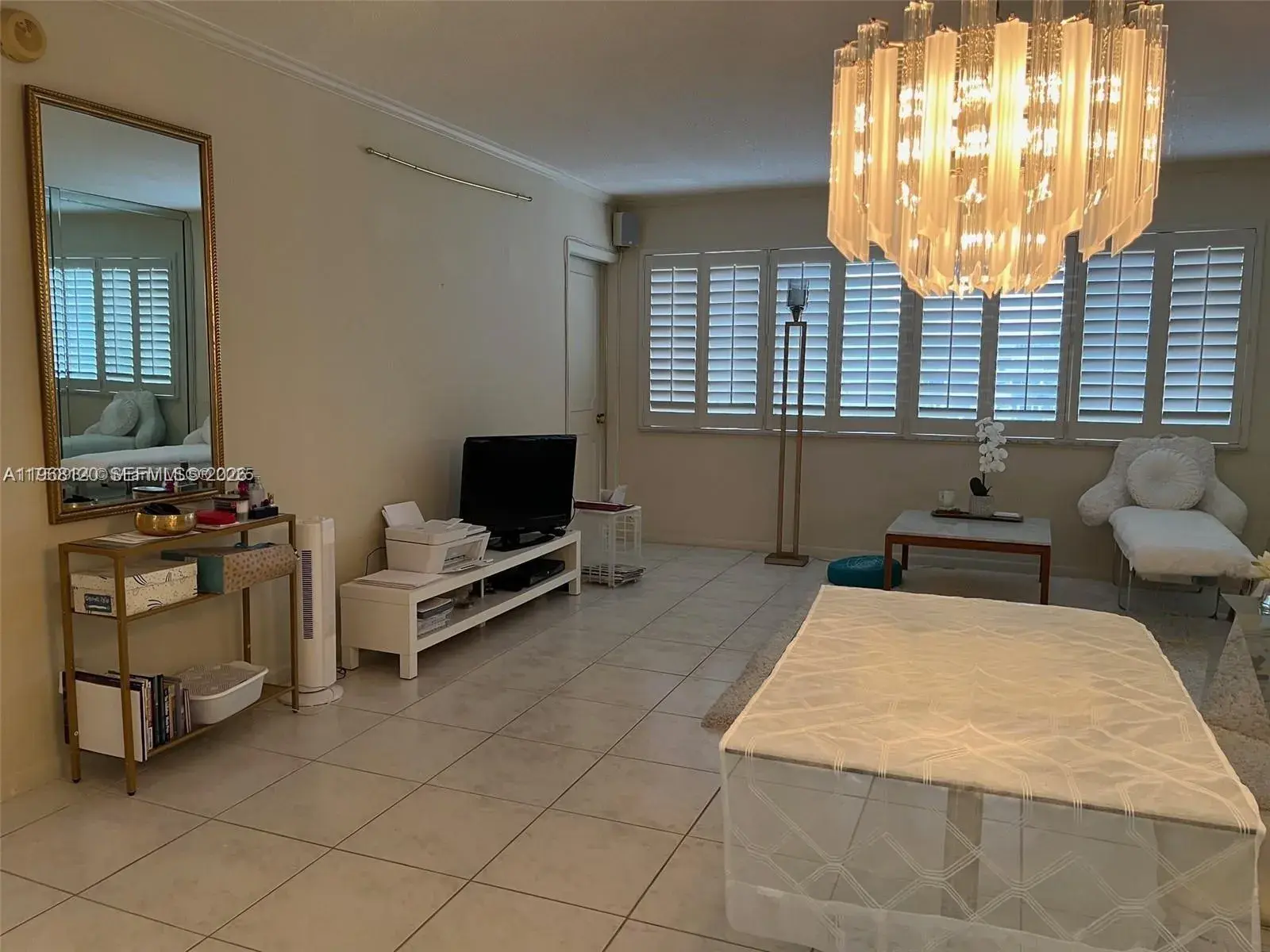 215 SE 3rd Ave # D, Hallandale Beach FL 33009