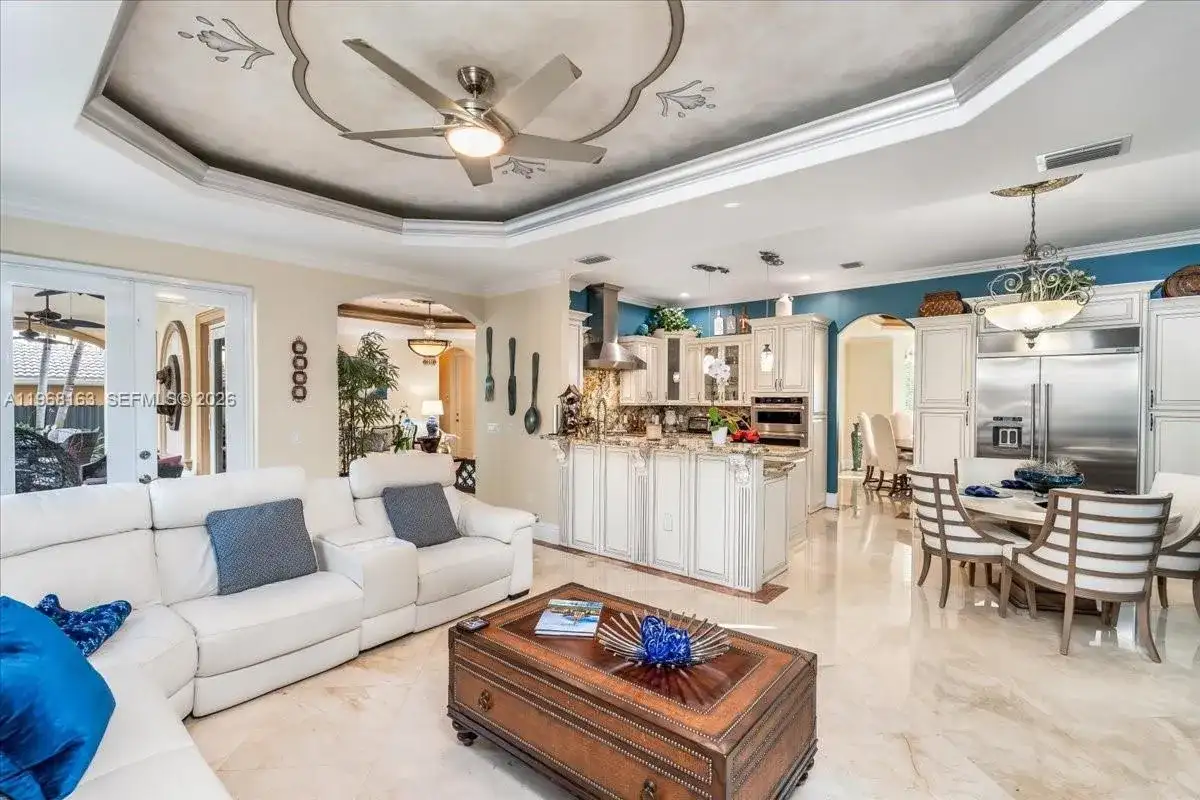 7851 NW 166th Ter, Miami Lakes FL 33016 photo 3