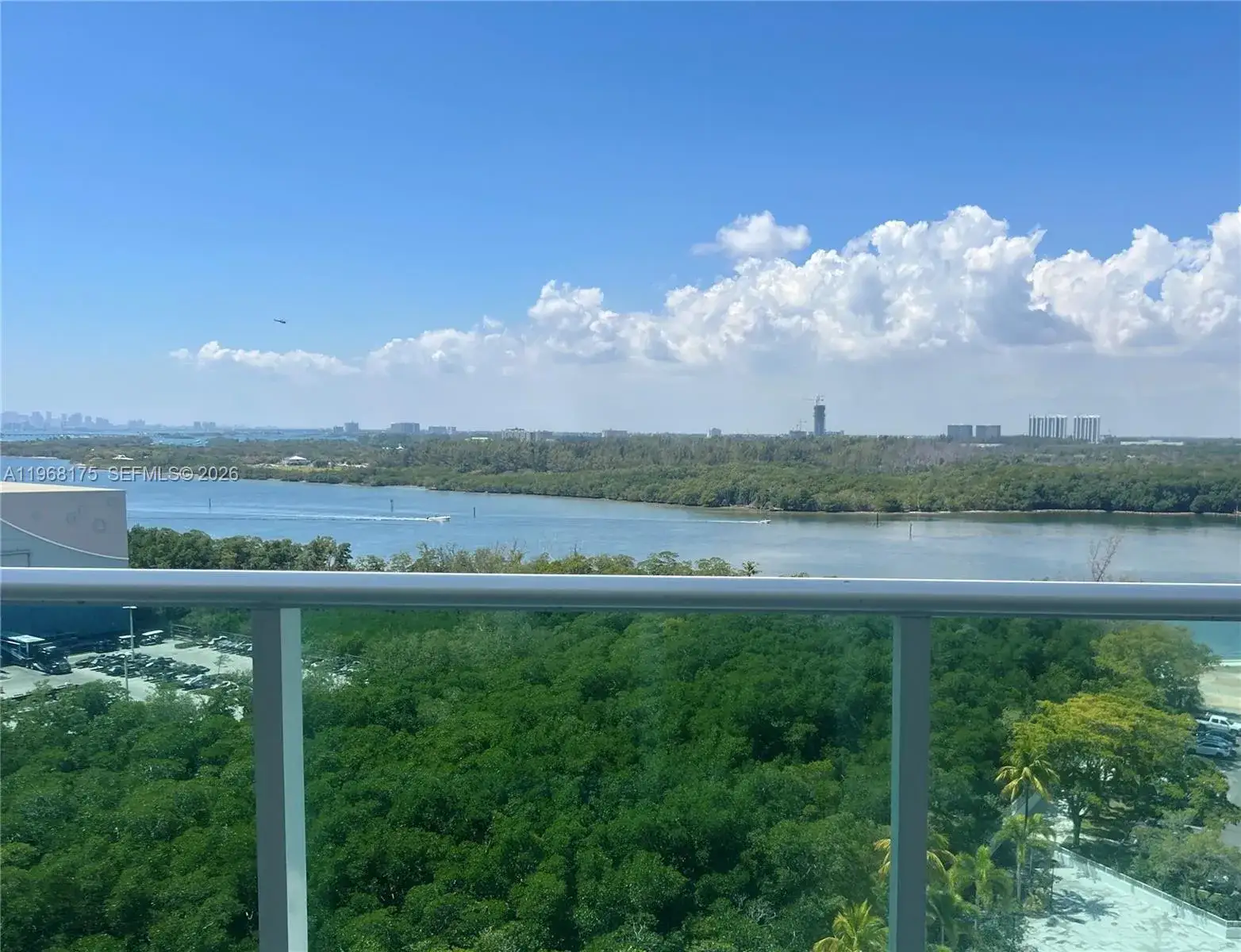 100 Bayview Dr # 1418, Sunny Isles Beach FL 33160