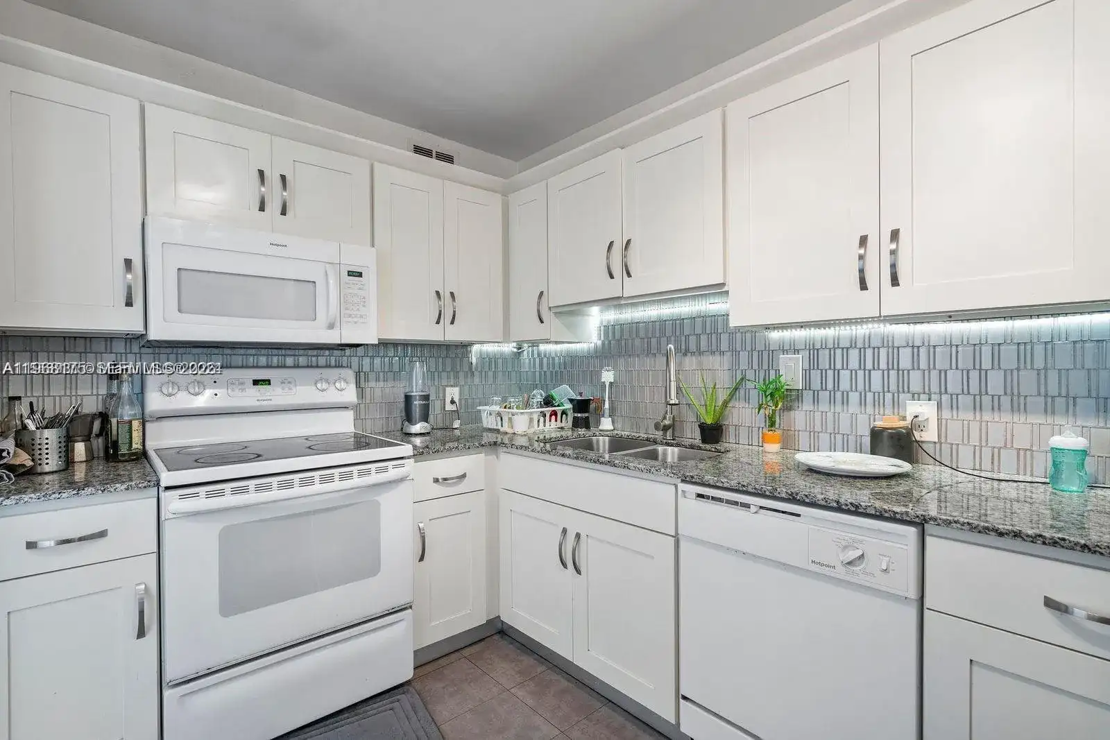 100 Bayview Dr # 1418, Sunny Isles Beach FL 33160 photo 3