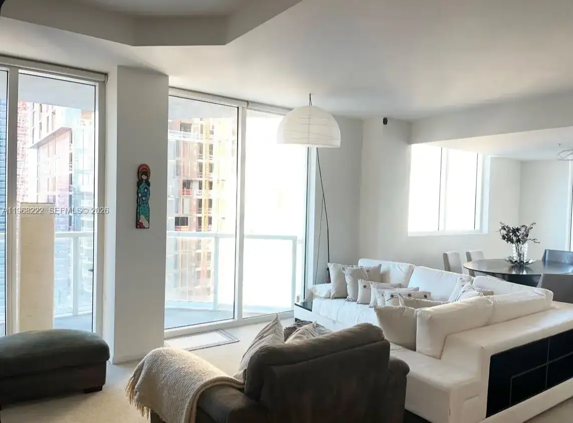 253 NE 2nd St # 3903, Miami FL 33132 photo 4