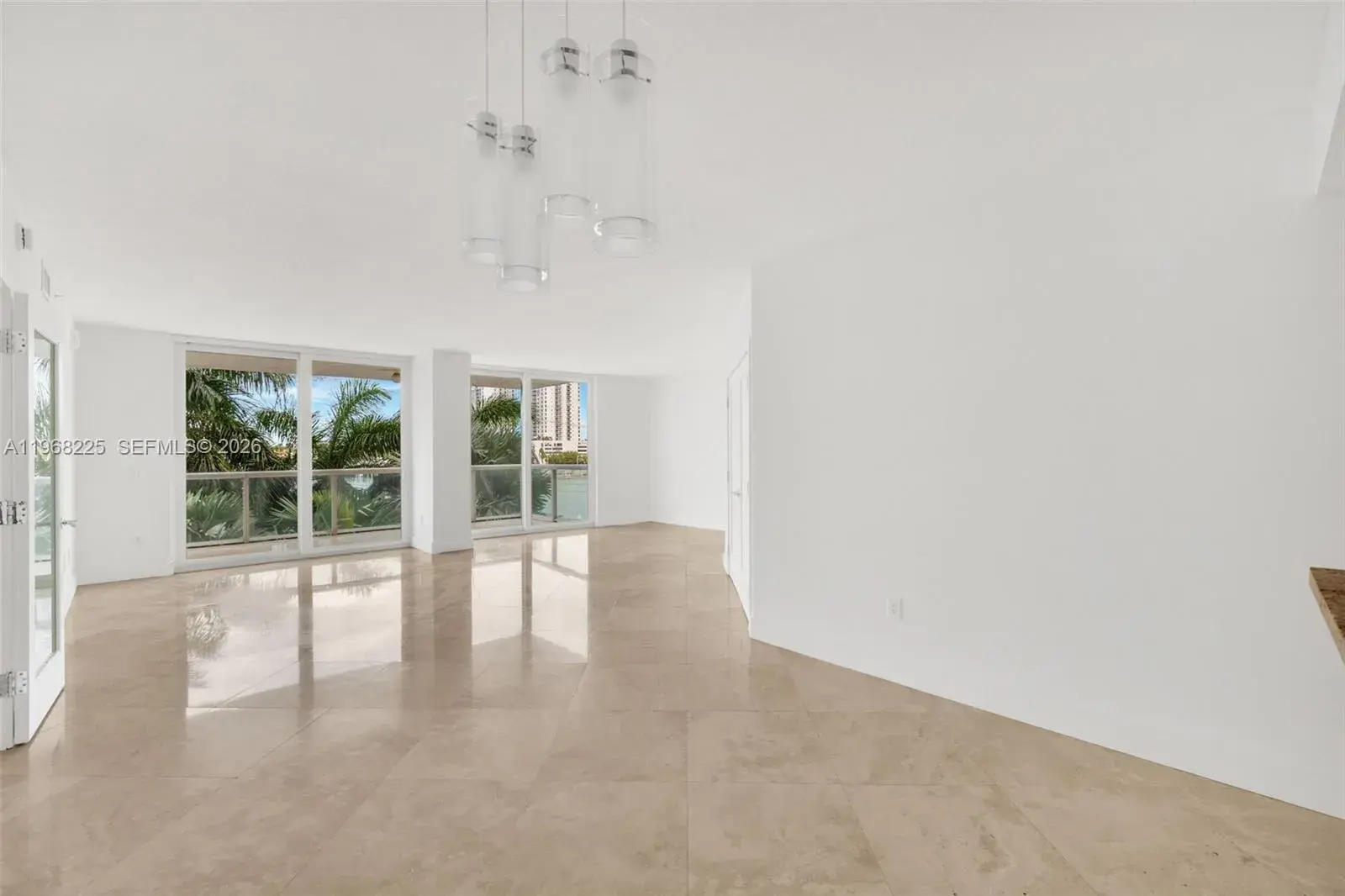 10 Venetian Way # 403, Miami Beach FL 33139