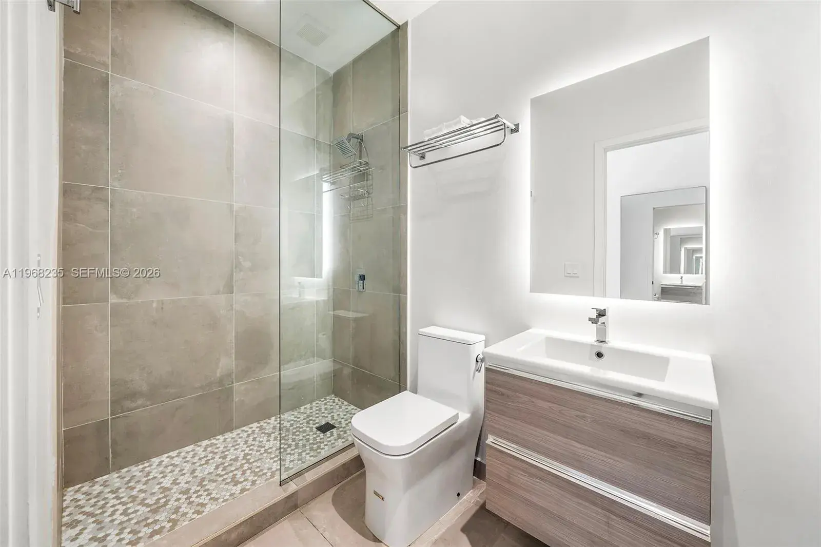 229 SW 9th St # 208, Miami FL 33130 photo 3