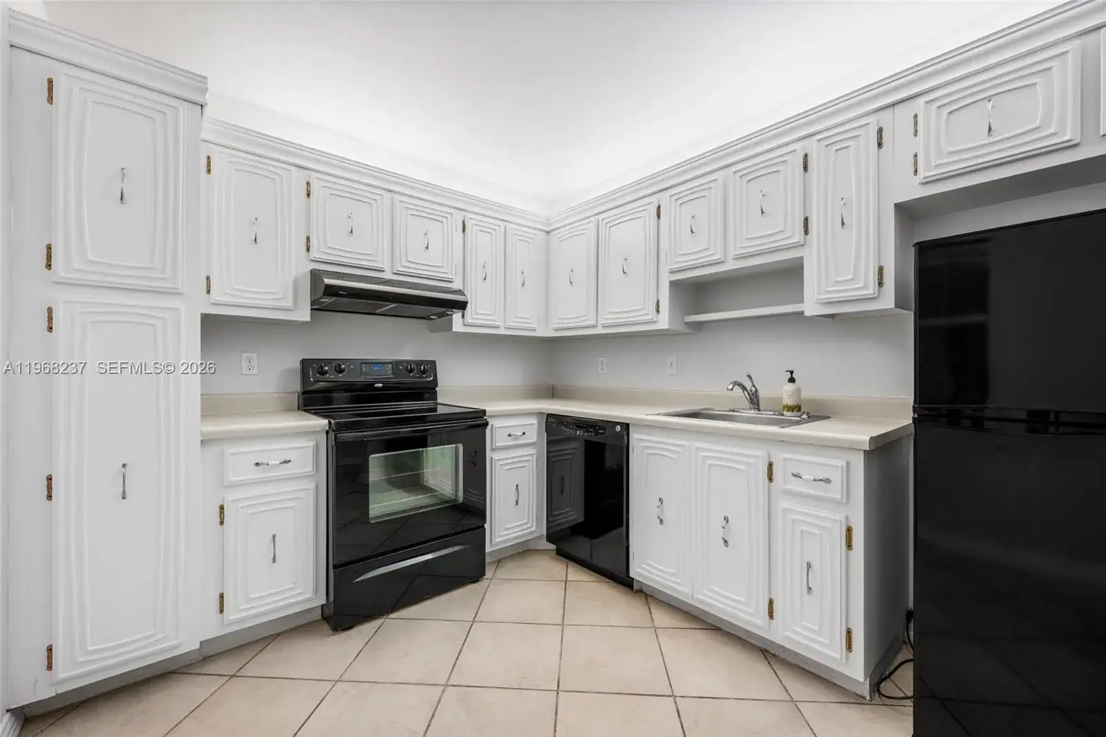 2861 Somerset Dr # 104, Lauderdale Lakes FL 33311 photo 3