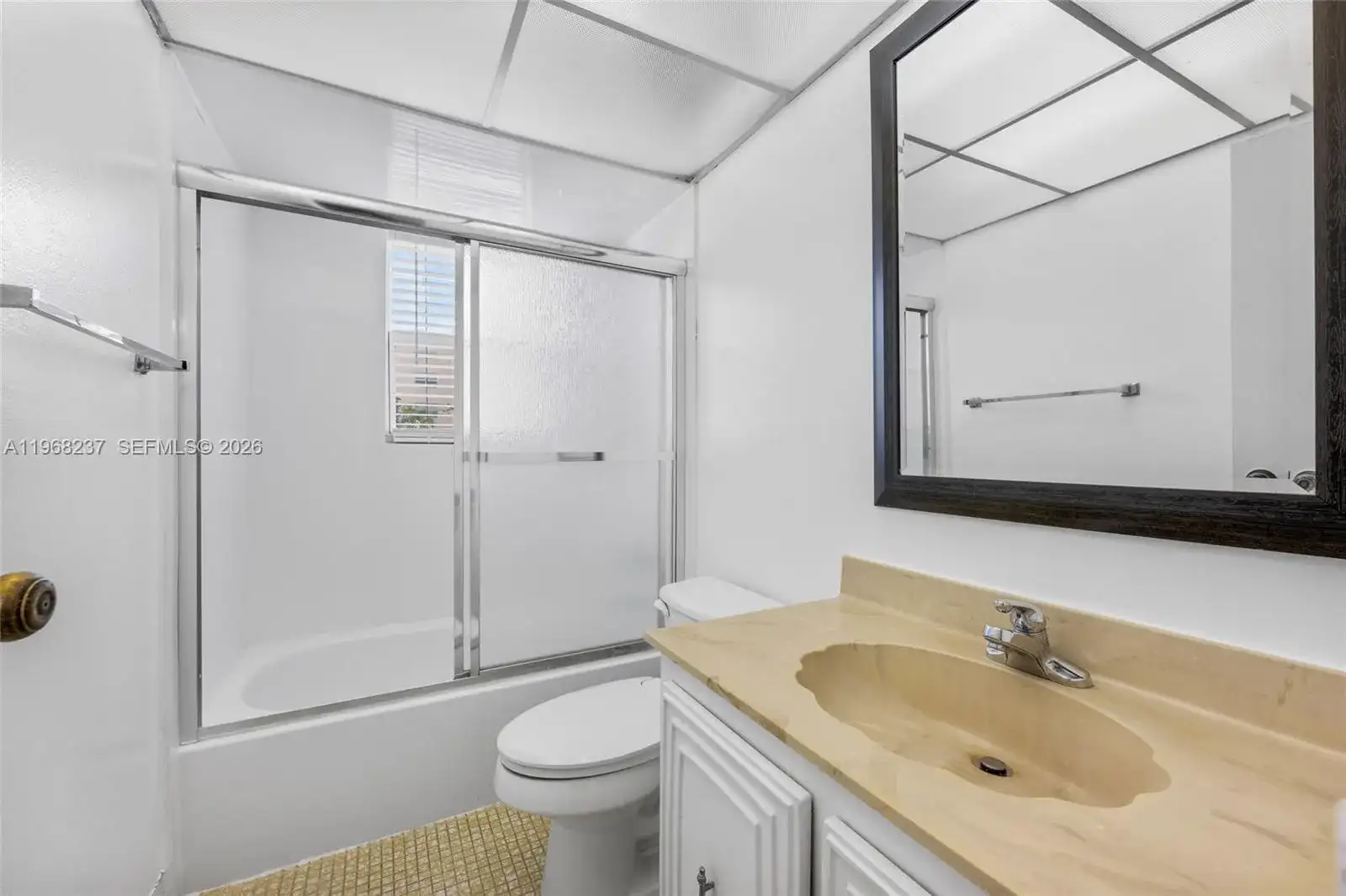 2861 Somerset Dr # 104, Lauderdale Lakes FL 33311 photo 5