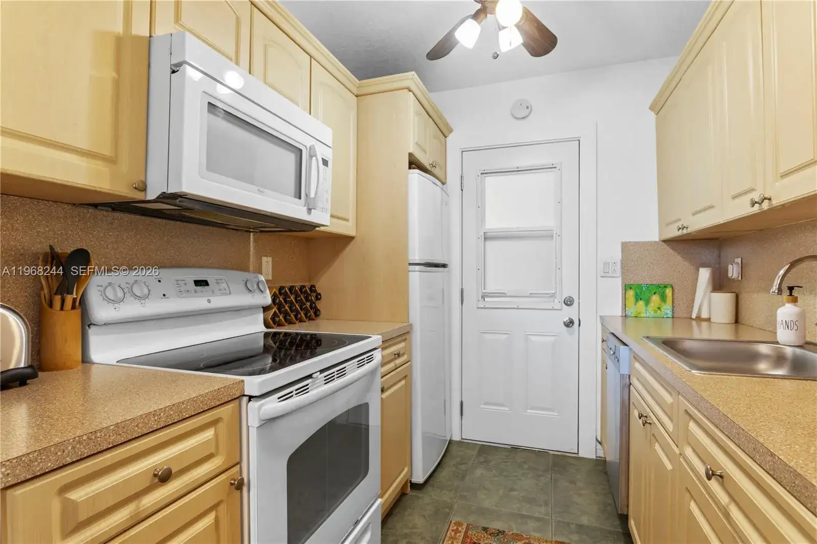 16750 NE 14th Ave # 301, Miami FL 33162 photo 3