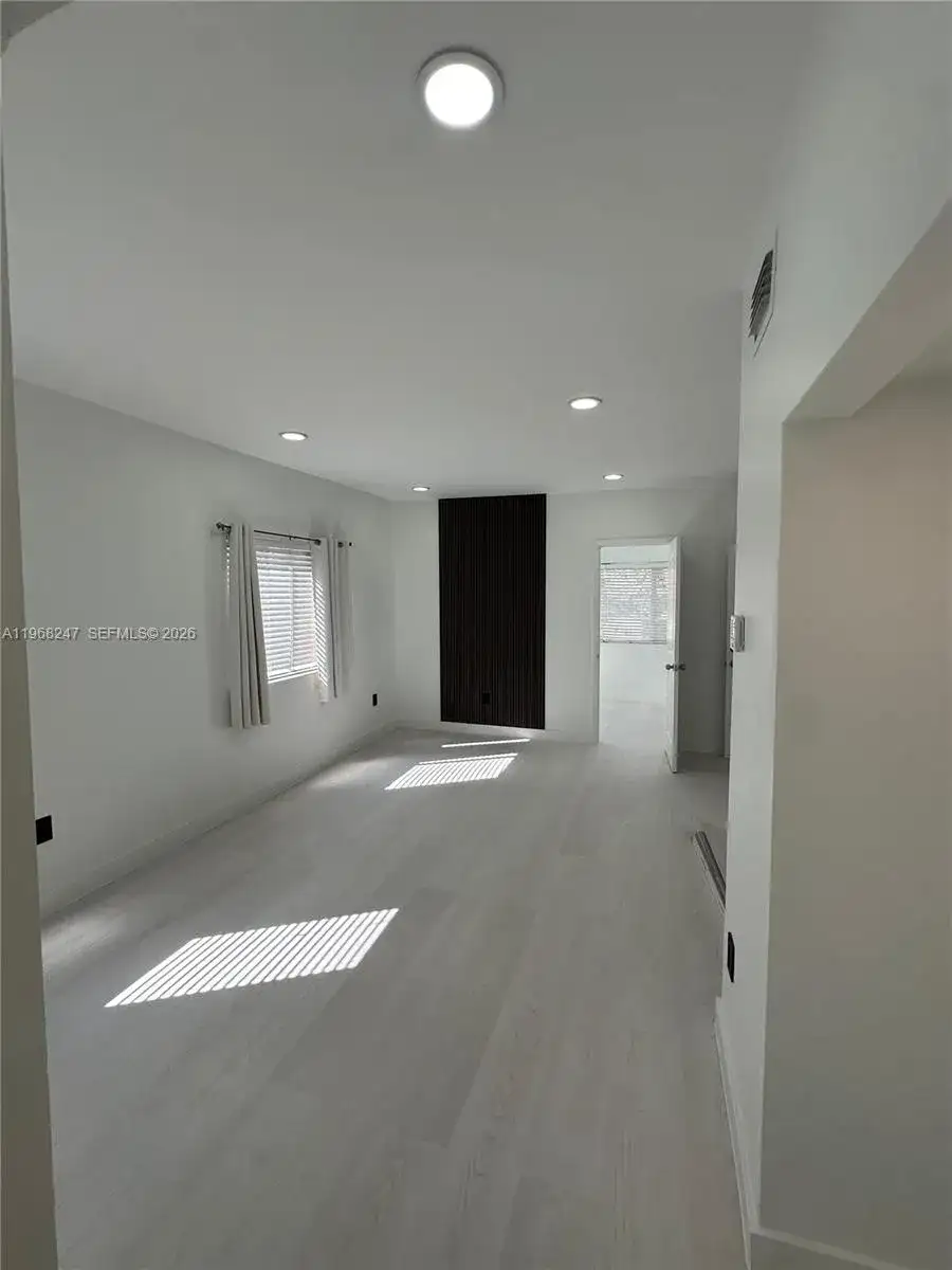 109 NW 6th Ave # 5, Miami FL 33128 photo 2