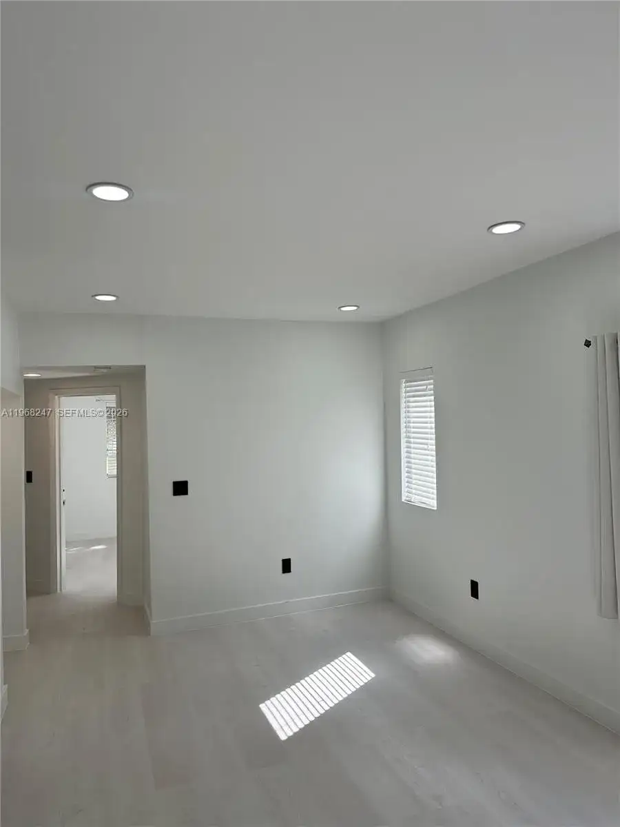 109 NW 6th Ave # 5, Miami FL 33128 photo 3