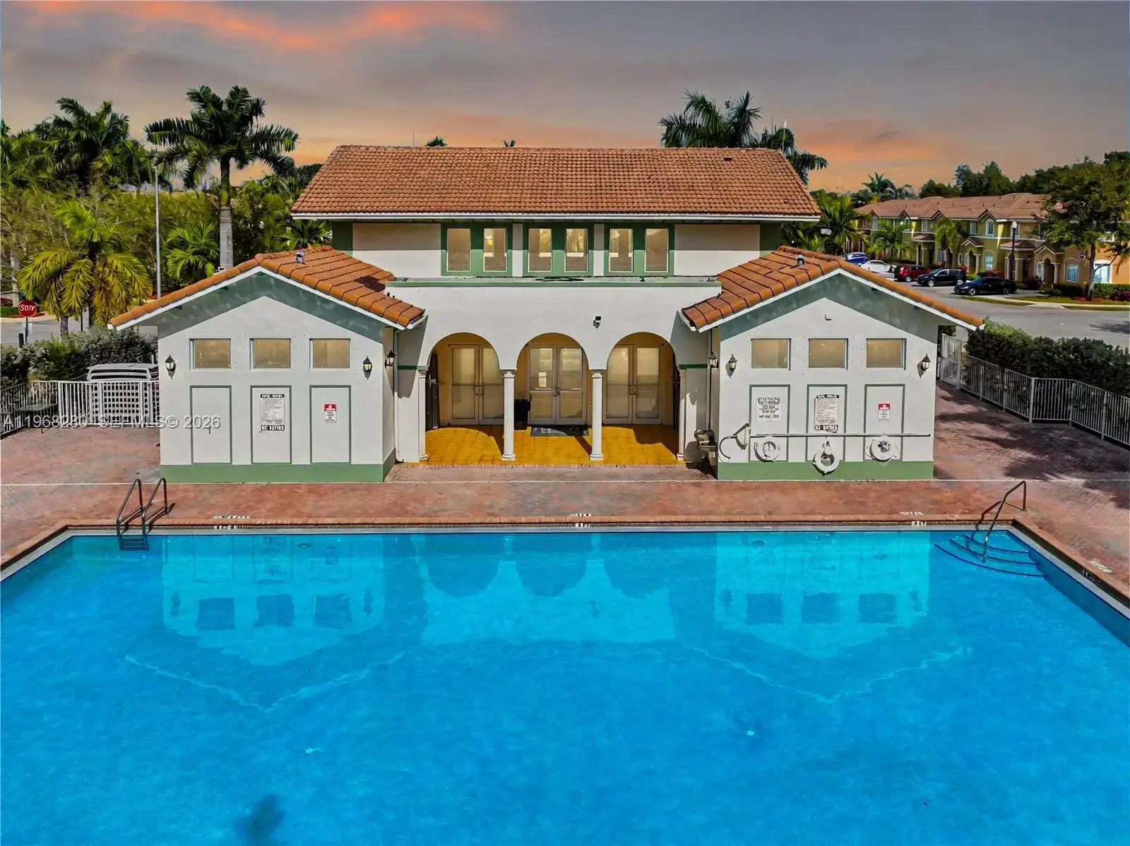 1040 SE 24th Ave, Homestead FL 33035 photo 3