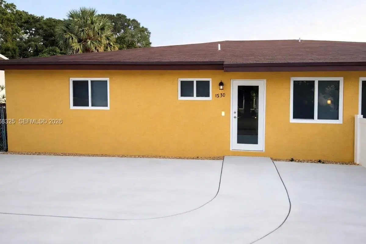 1332 NW 7th Pl, Fort Lauderdale FL 33311