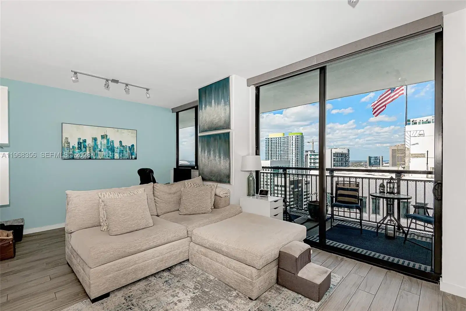 999 SW 1st Ave # 3215, Miami FL 33130 photo 4