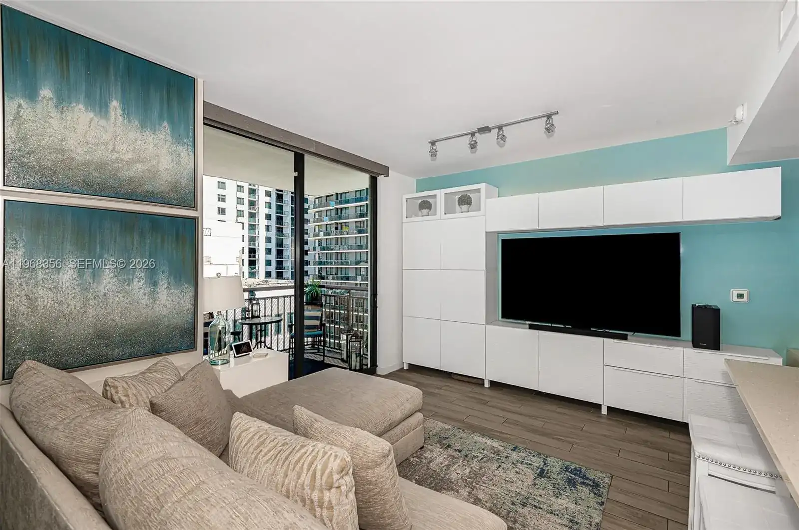 999 SW 1st Ave # 3215, Miami FL 33130 photo 5