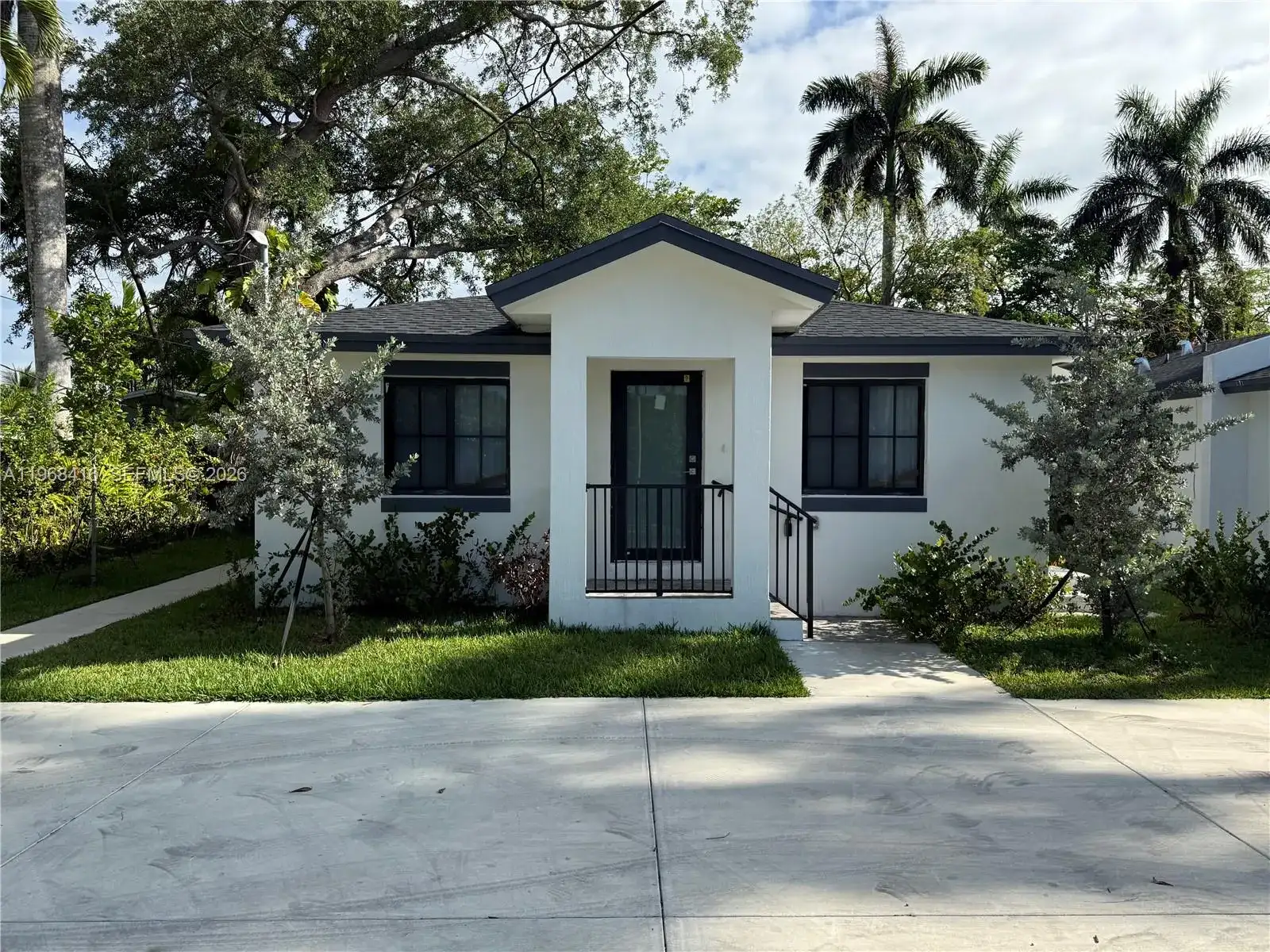 210 SW 3rd St, Florida City FL 33034 photo 2