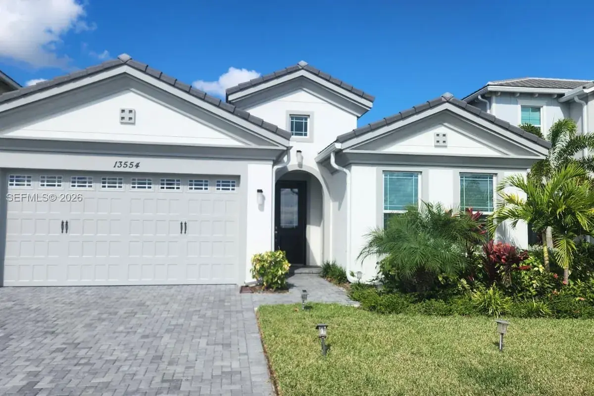 13554 Spruce Pine Dr, Westlake FL 33470