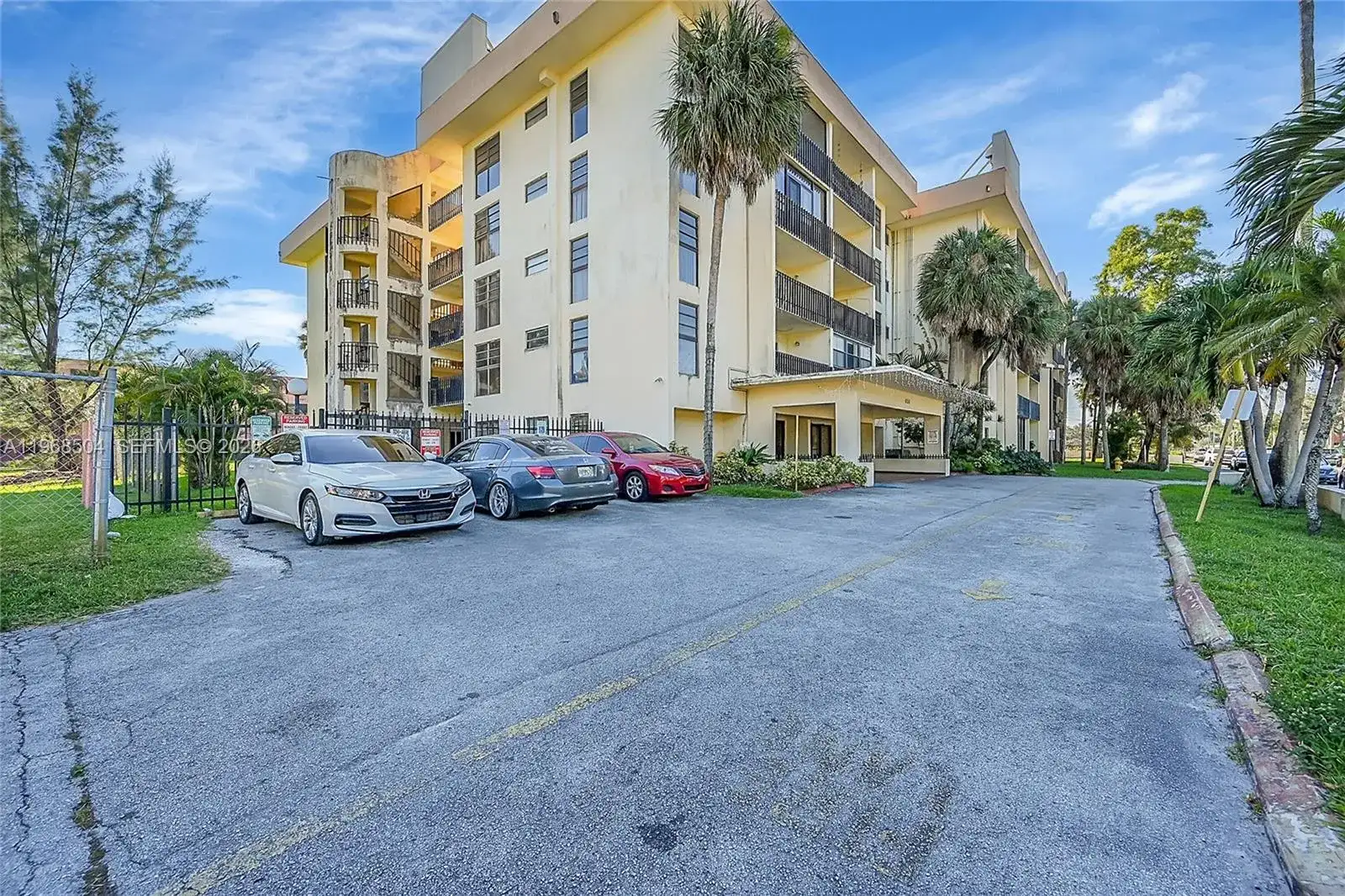 650 NE 149th St # 406A, Miami FL 33161 photo 2